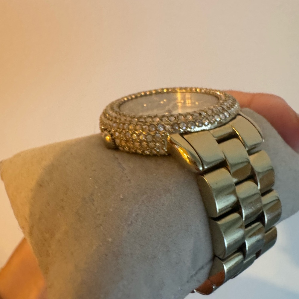 Marc Jacobs Gold Women's Watch with Crystal Bezel - Picture 3 of 8